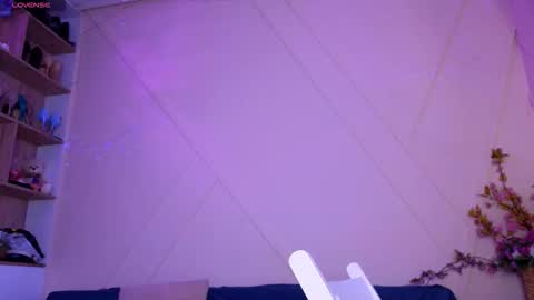 Snapshot of _alleyesonme chatting on 10.06.25 Mia online show from 10.06.25