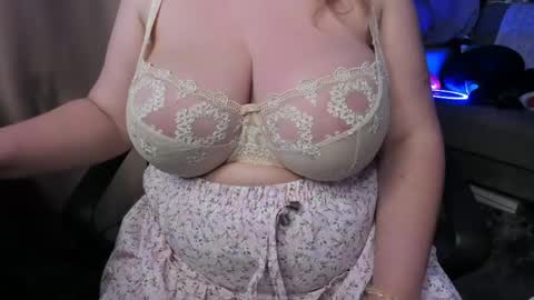 Snapshot of _alyssia_ chatting on 04.09.26 lisa online show from 04.09.26