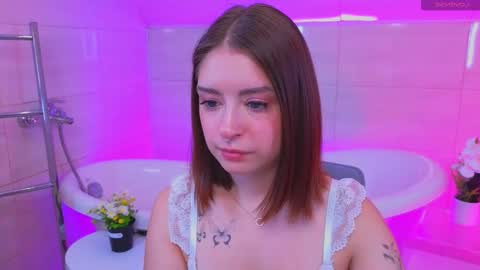 Snapshot of _amelia_shine_ chatting on 10.04.25 _amelia_shine_ online show from 10.04.25