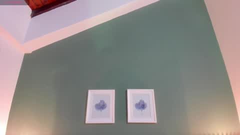 Ana Victoria online show from 10.21.25