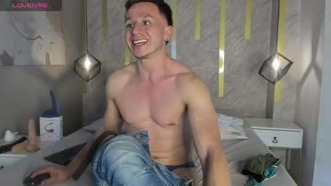 Snapshot of _andrewfalcon1 chatting on 12.09.24 Andrew online show from 12.09.24