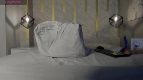 Snapshot of _andrewfalcon1 chatting on 12.12.24 Andrew online show from 12.12.24