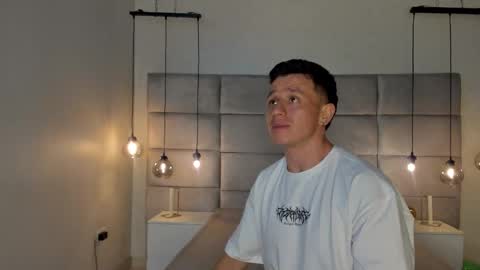 Snapshot of _andrewfalcon1 chatting on 12.25.24 Andrew online show from 12.25.24