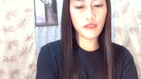 Snapshot of _angelari_ chatting on 09.27.25 Pearl online show from 09.27.25