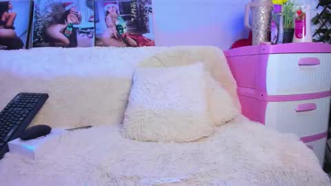 Snapshot of _angelnaugthy_ chatting on 11.19.25 ANGEL online show from 11.19.25