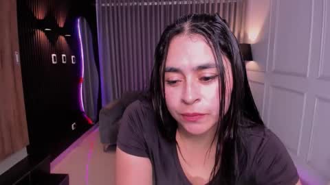 Snapshot of _anna_parker_ chatting on 11.21.25 Ana online show from 11.21.25