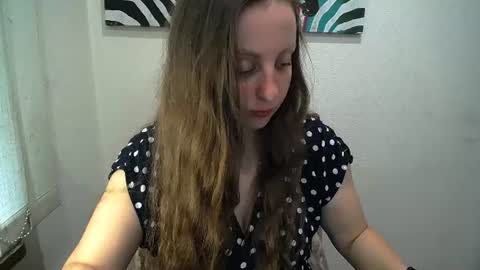 Snapshot of _annabelle_lee chatting on 06.26.26 Anna online show from 06.26.26