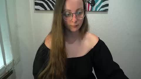 Snapshot of _annabelle_lee chatting on 07.31.26 Anna online show from 07.31.26