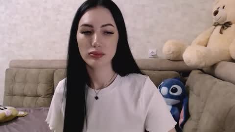 Anna online show from 04.19.26