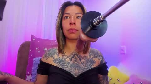 Snapshot of _antonella_dreams chatting on 10.06.25 _antonella_dreams online show from 10.06.25