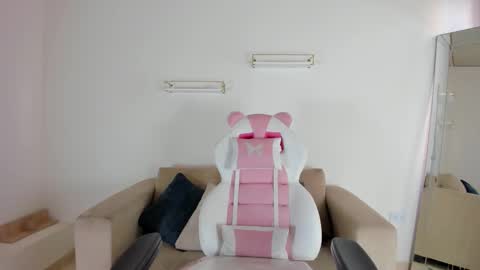 Snapshot of _april_smith_ chatting on 10.22.25 online show from 10.22.25