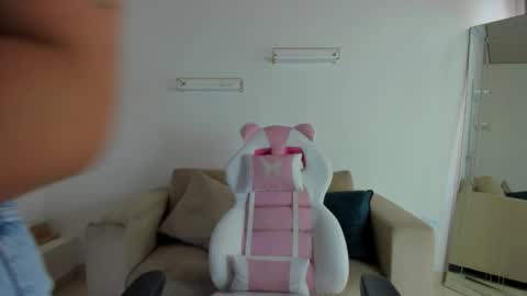 Snapshot of _april_smith_ chatting on 10.27.25 online show from 10.27.25