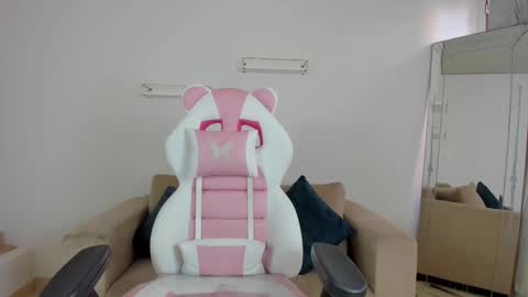 Snapshot of _april_smith_ chatting on 11.13.25 online show from 11.13.25