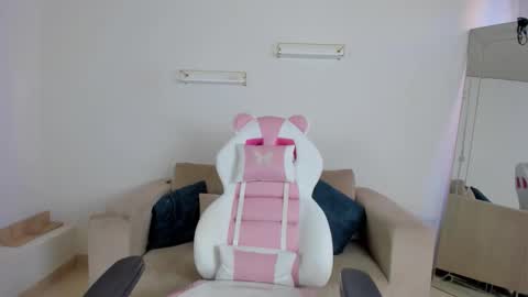 Snapshot of _april_smith_ chatting on 11.27.25 online show from 11.27.25