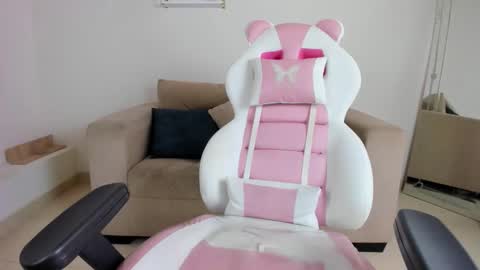 Snapshot of _april_smith_ chatting on 02.11.26 online show from 02.11.26