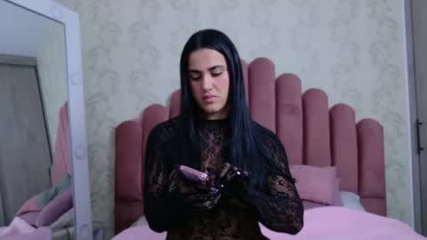 Queen Cruz online show from 10.25.25