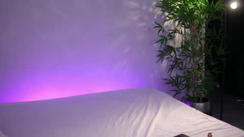 Arielle online show from 03.31.26