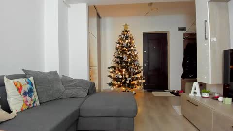 Ariana online show from 12.26.24