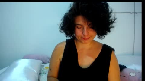 Snapshot of _atenea_golden chatting on 02.05.25 atenea online show from 02.05.25