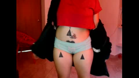 Snapshot of _atenea_golden chatting on 10.29.25 atenea online show from 10.29.25