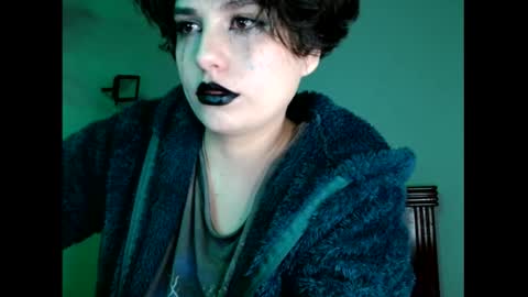 Snapshot of _atenea_golden chatting on 11.16.25 atenea online show from 11.16.25