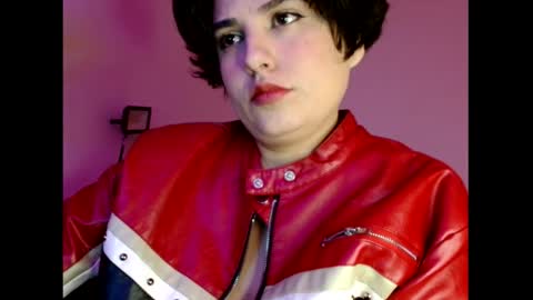 Snapshot of _atenea_golden chatting on 11.20.25 atenea online show from 11.20.25