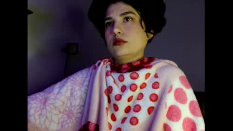 Snapshot of _atenea_golden chatting on 11.21.25 atenea online show from 11.21.25