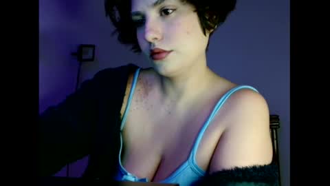 Snapshot of _atenea_golden chatting on 11.27.25 atenea online show from 11.27.25