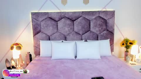 _aurora_collins_ online show from 10.27.25