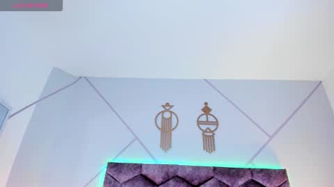 _aurora_collins_ online show from 12.18.25