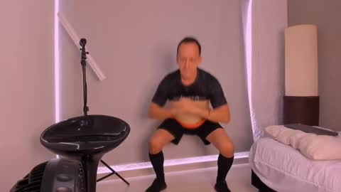 Snapshot of _axelking_ chatting on 10.11.25 _axelking_ online show from 10.11.25