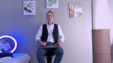 Snapshot of _axelking_ chatting on 11.21.25 _axelking_ online show from 11.21.25