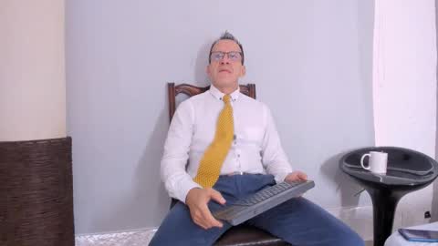 Snapshot of _axelking_ chatting on 11.25.25 _axelking_ online show from 11.25.25