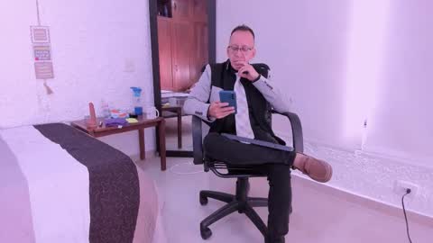 Snapshot of _axelking_ chatting on 12.02.25 _axelking_ online show from 12.02.25