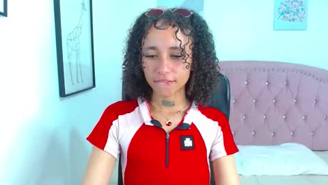 Ayelen  online show from 10.25.25