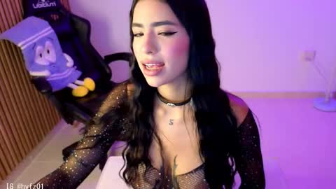 Snapshot of _azul17 chatting on 09.29.25 hell y online show from 09.29.25