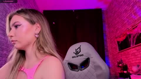 Bella online show from 10.27.25