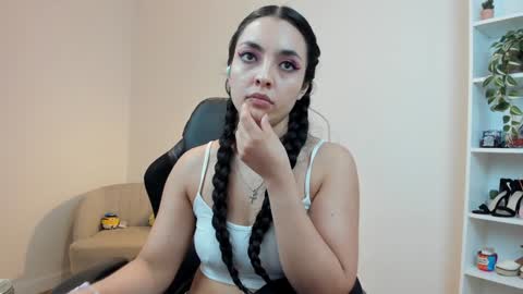 Bella Evans online show from 01.23.25