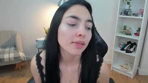 Bella Evans online show from 03.04.26