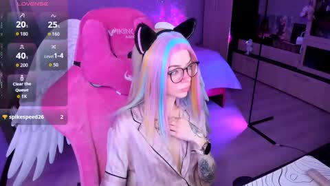 Olivia Subscribe to my Fansly -   online show from 11.06.25