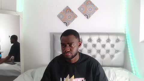 Snapshot of _black_stallion chatting on 01.05.26 Andrew online show from 01.05.26