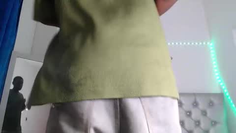 Snapshot of _black_stallion chatting on 01.09.26 Andrew online show from 01.09.26