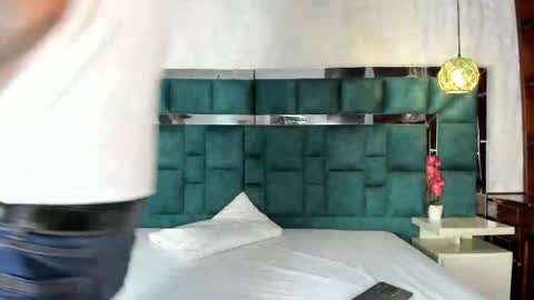 _bonnyandclyde online show from 04.04.26