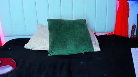 Snapshot of _caro_lyne_ chatting on 09.15.25 Carolina online show from 09.15.25