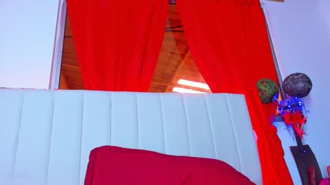 Snapshot of _caro_lyne_ chatting on 10.03.25 Carolina online show from 10.03.25