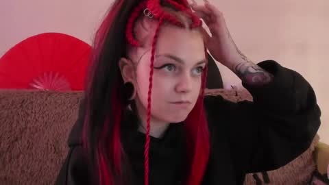 Caroline online show from 05.15.26