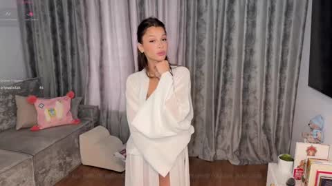 Snapshot of _catchmeifyoucan chatting on 06.16.26 Angela online show from 06.16.26
