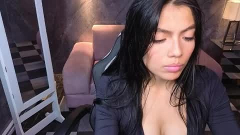 _charlottee_b online show from 05.29.26