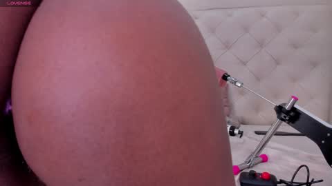 Chloe  online show from 01.30.25