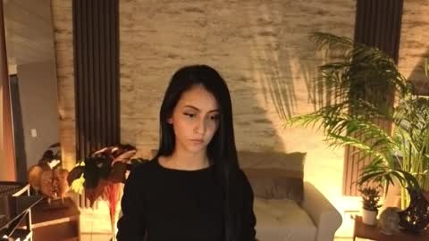 Snapshot of _coraliinee_ chatting on 02.05.26 Coraline online show from 02.05.26